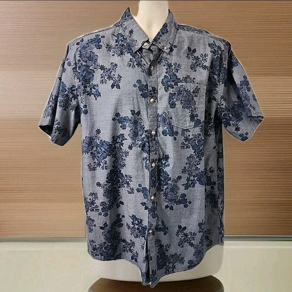 Ecko Unlimited Other - #97 Ecko Unlimited Light Grey Floral Casual Button Down Shirt